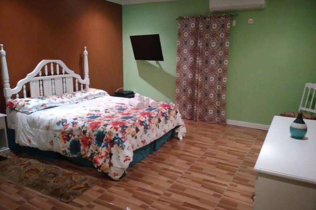 Ocho Rios Hideaway Apartment Ngoại thất bức ảnh
